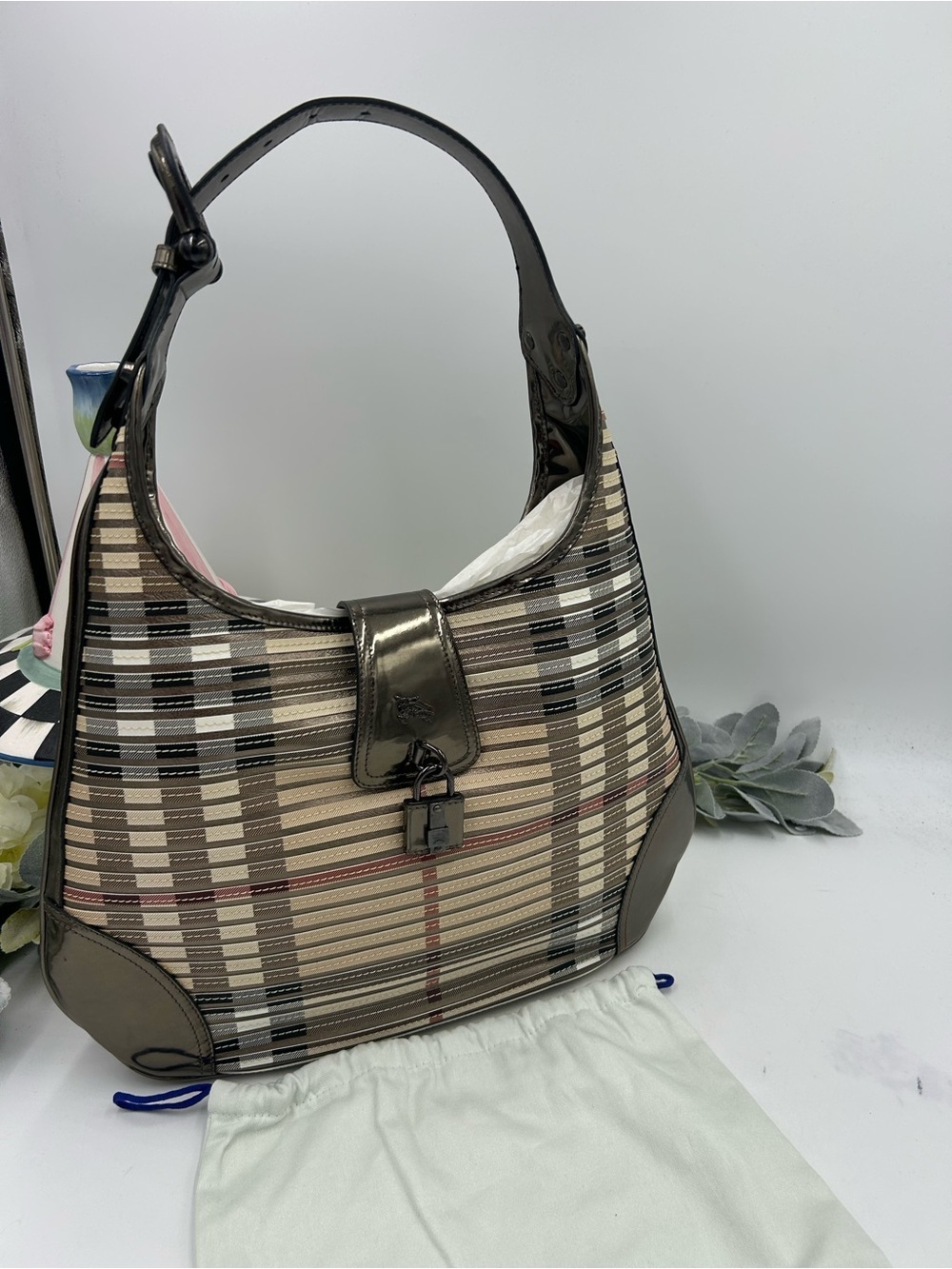 Women's Burberry Brooke hobo Bag canvas check made in Italy pristine condition